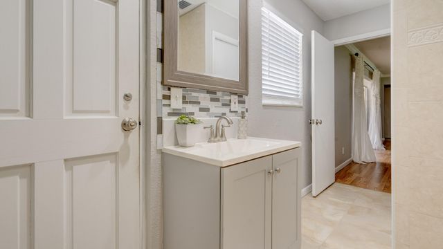 1616 E Road, Loxahatchee, FL 33470