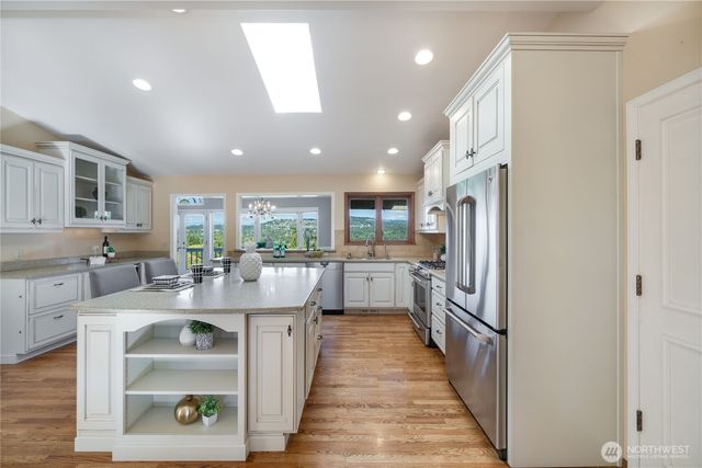 4232 Shoreclub Drive, Mercer Island, WA 98040