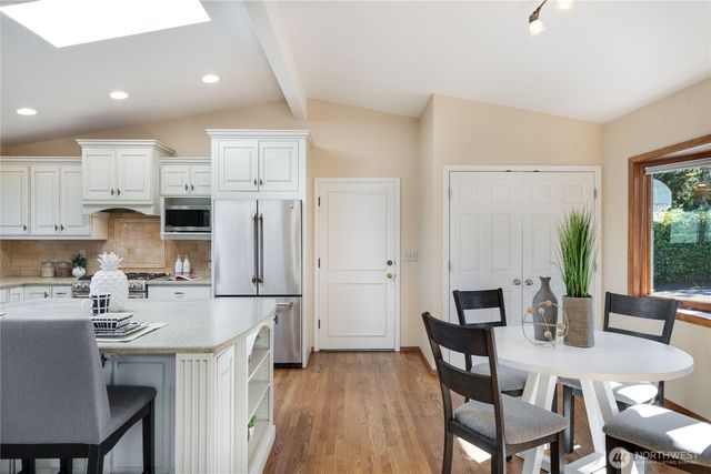 4232 Shoreclub Drive, Mercer Island, WA 98040