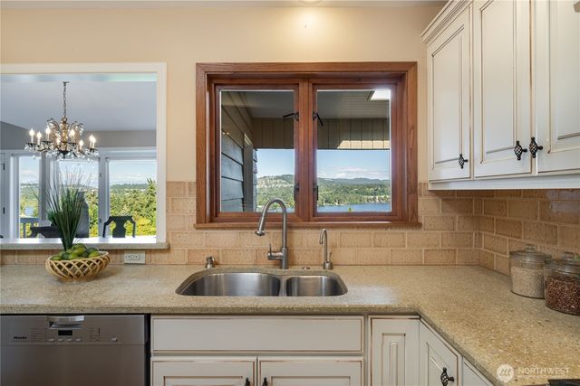 4232 Shoreclub Drive, Mercer Island, WA 98040