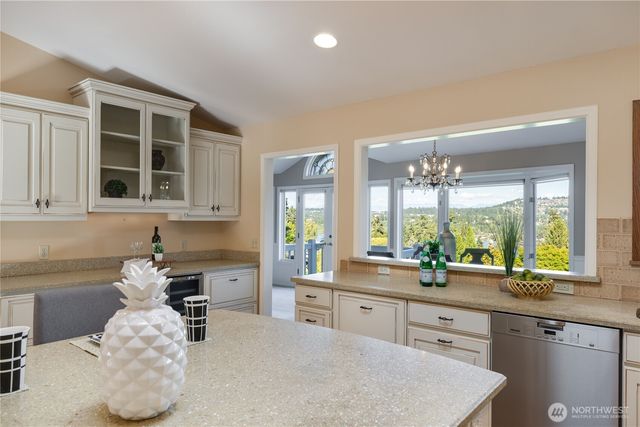 4232 Shoreclub Drive, Mercer Island, WA 98040