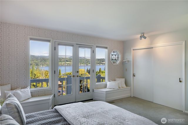 4232 Shoreclub Drive, Mercer Island, WA 98040