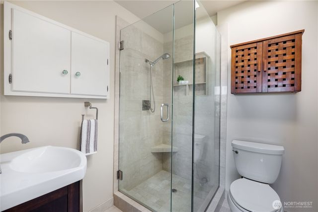 4232 Shoreclub Drive, Mercer Island, WA 98040