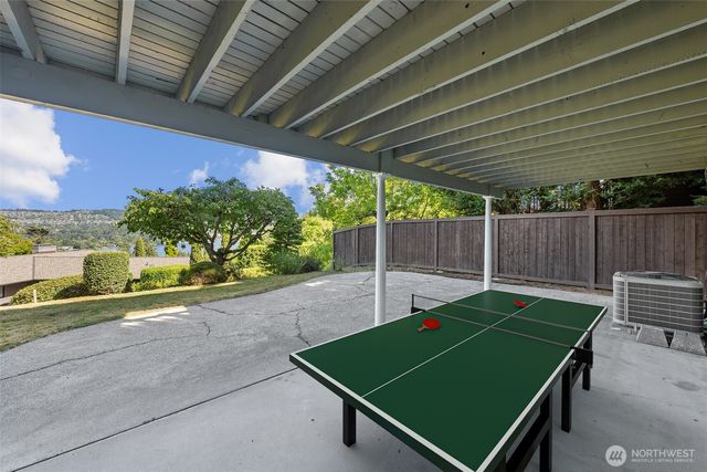 4232 Shoreclub Drive, Mercer Island, WA 98040