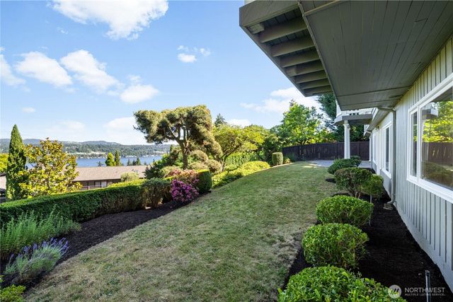 4232 Shoreclub Drive, Mercer Island, WA 98040