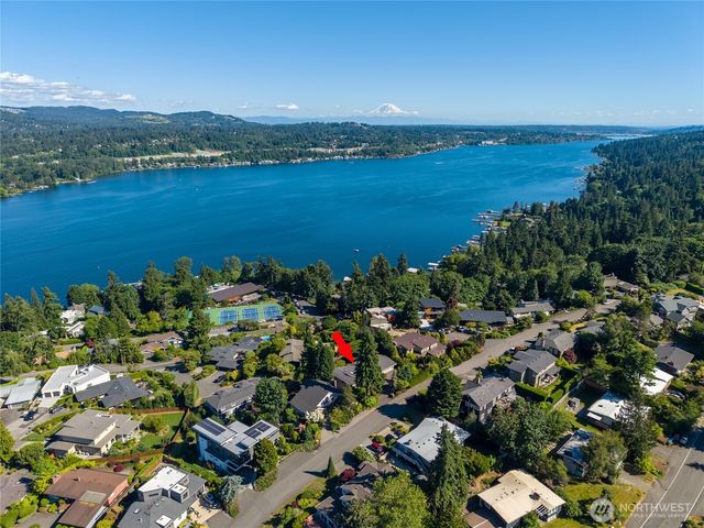 4232 Shoreclub Drive, Mercer Island, WA 98040