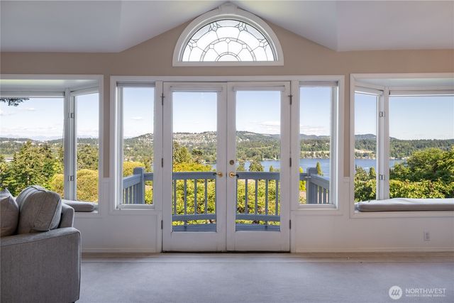 4232 Shoreclub Drive, Mercer Island, WA 98040