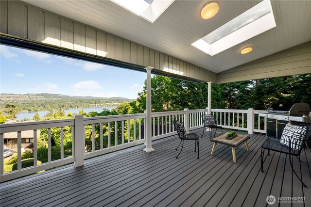 4232 Shoreclub Drive, Mercer Island, WA 98040