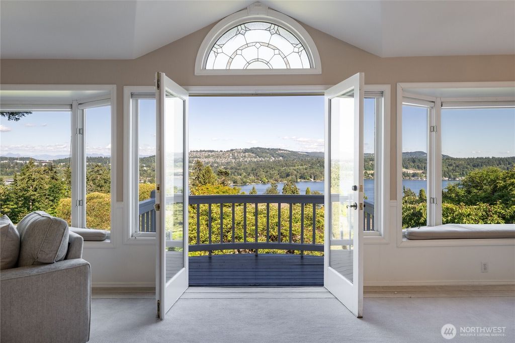 4232 Shoreclub Drive, Mercer Island, WA 98040