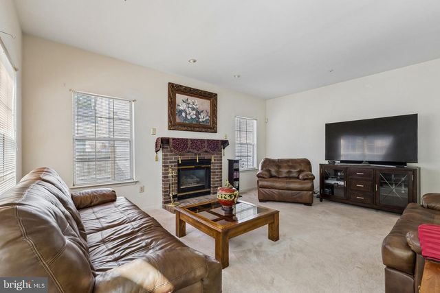804 FALLS LAKE DR, Bowie, MD 20721