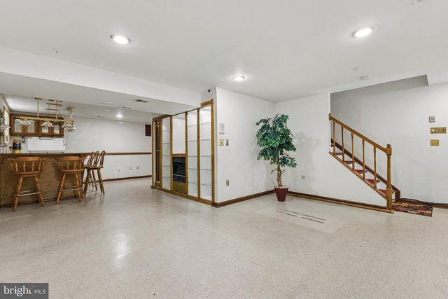 804 FALLS LAKE DR, Bowie, MD 20721