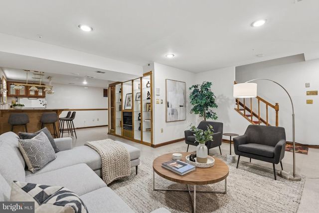 804 FALLS LAKE DR, Bowie, MD 20721