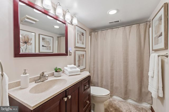 804 FALLS LAKE DR, Bowie, MD 20721
