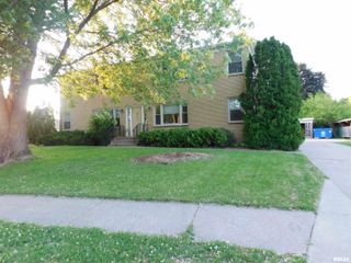 411 34TH Avenue, East Moline, IL 61244