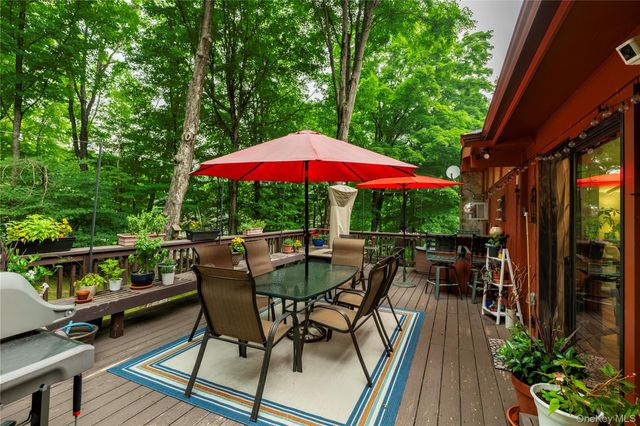 25 Ponderosa Road, Carmel, NY 10512