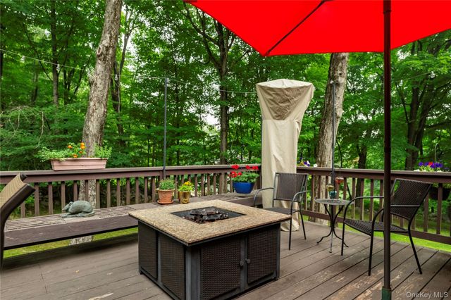 25 Ponderosa Road, Carmel, NY 10512