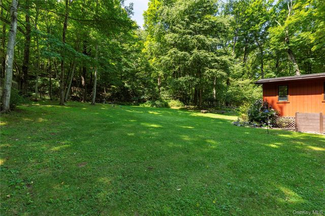 25 Ponderosa Road, Carmel, NY 10512
