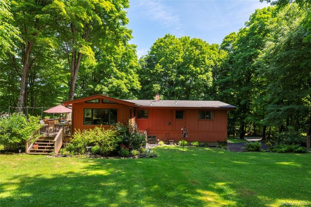 25 Ponderosa Road, Carmel, NY 10512