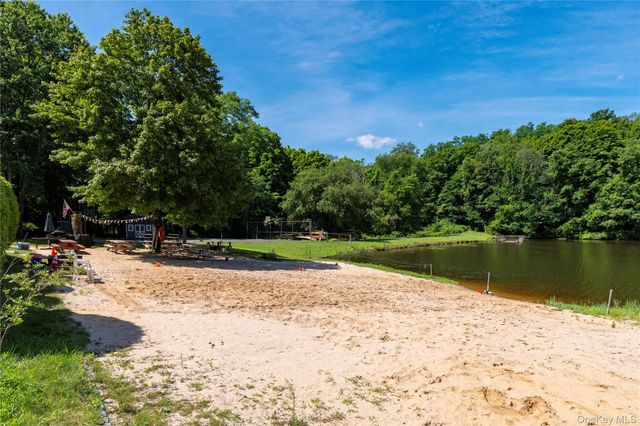 25 Ponderosa Road, Carmel, NY 10512