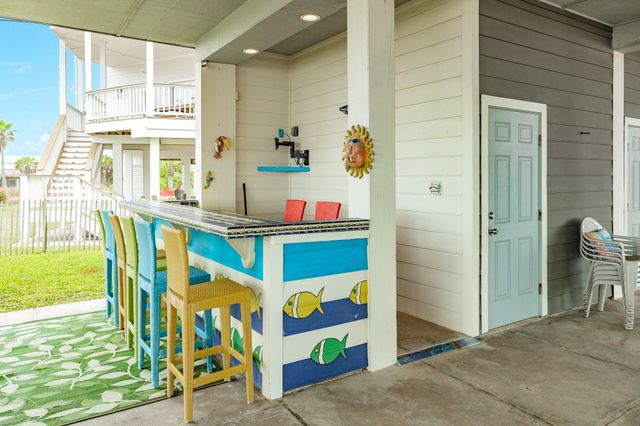 4247 Sandpiper Lane, Galveston, TX 77554