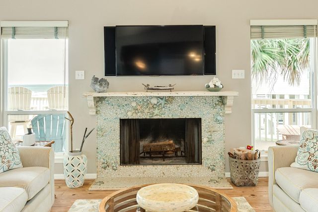 4247 Sandpiper Lane, Galveston, TX 77554