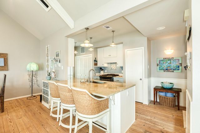 4247 Sandpiper Lane, Galveston, TX 77554