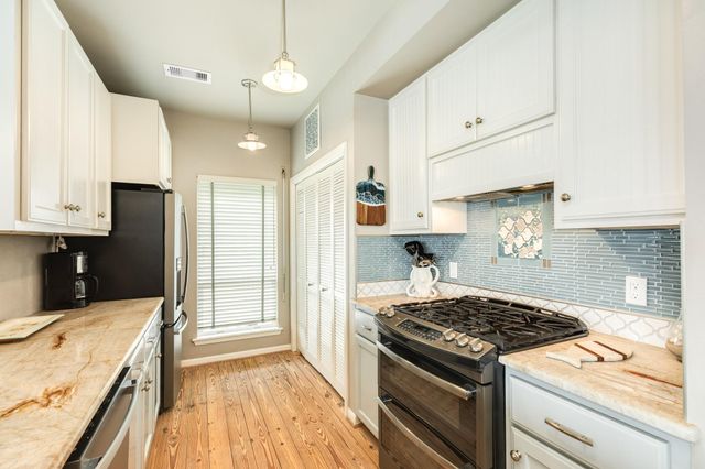 4247 Sandpiper Lane, Galveston, TX 77554