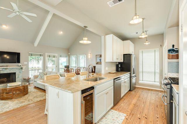 4247 Sandpiper Lane, Galveston, TX 77554