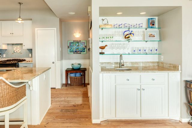 4247 Sandpiper Lane, Galveston, TX 77554