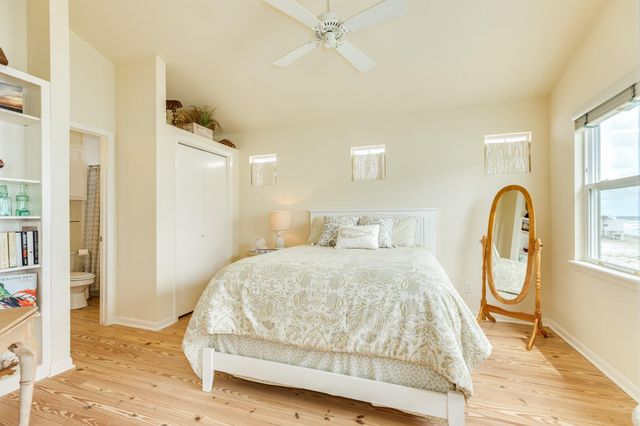 4247 Sandpiper Lane, Galveston, TX 77554
