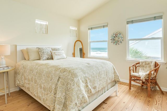 4247 Sandpiper Lane, Galveston, TX 77554