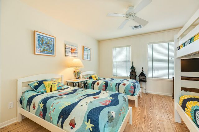 4247 Sandpiper Lane, Galveston, TX 77554