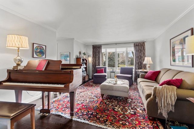 804 HEATHER LANE, Neenah, WI 54956