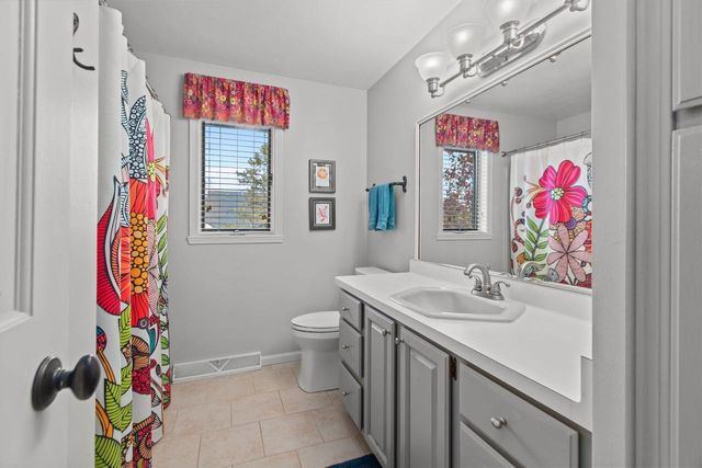 804 HEATHER LANE, Neenah, WI 54956