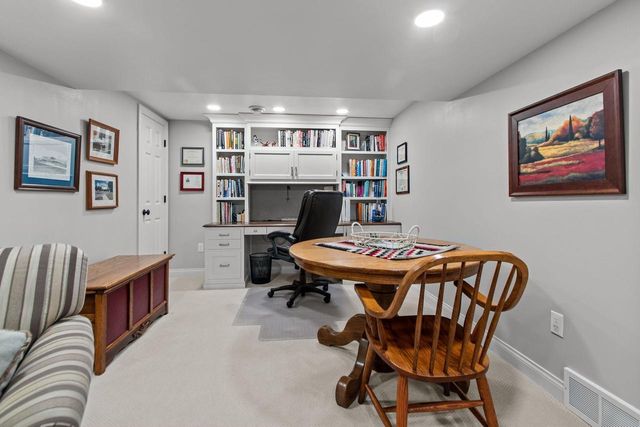 804 HEATHER LANE, Neenah, WI 54956