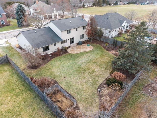 804 HEATHER LANE, Neenah, WI 54956