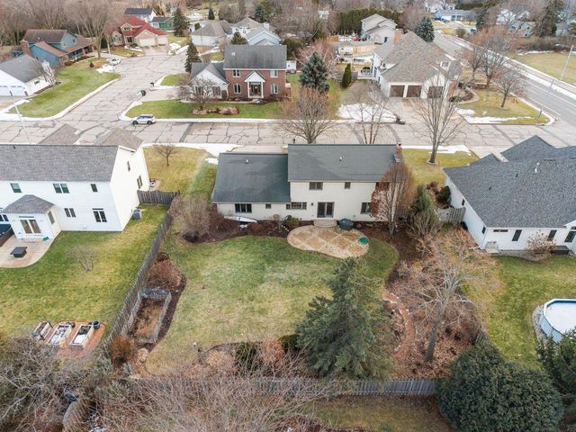 804 HEATHER LANE, Neenah, WI 54956