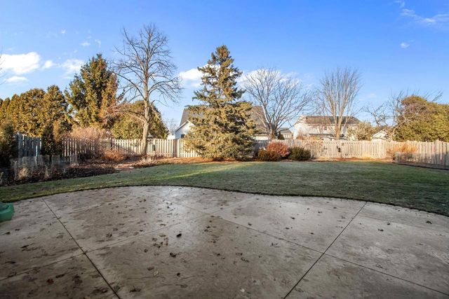 804 HEATHER LANE, Neenah, WI 54956