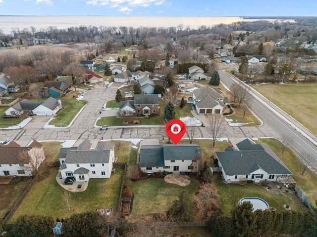 804 HEATHER LANE, Neenah, WI 54956