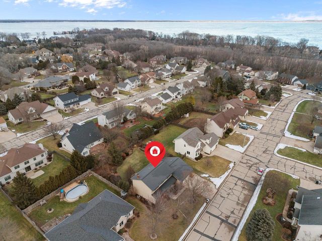 804 HEATHER LANE, Neenah, WI 54956