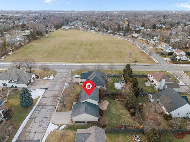 804 HEATHER LANE, Neenah, WI 54956