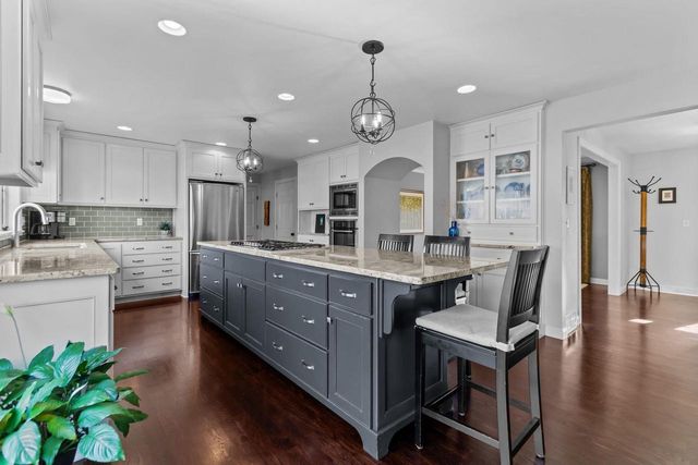 804 HEATHER LANE, Neenah, WI 54956