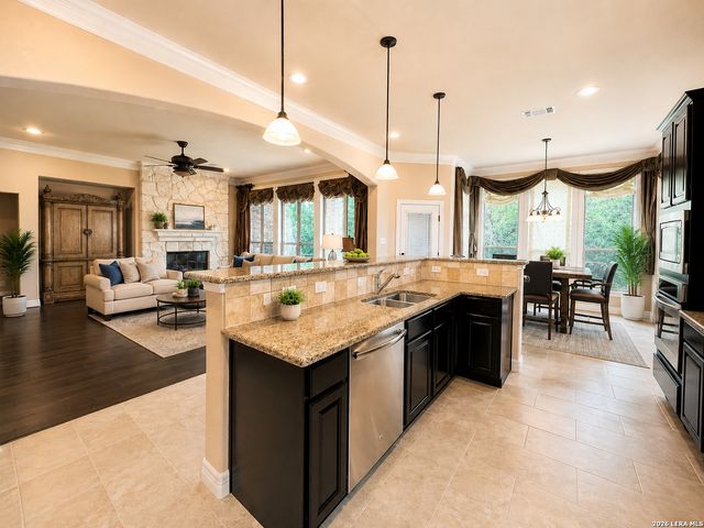 7739 Winecup HL, San Antonio, TX 78256