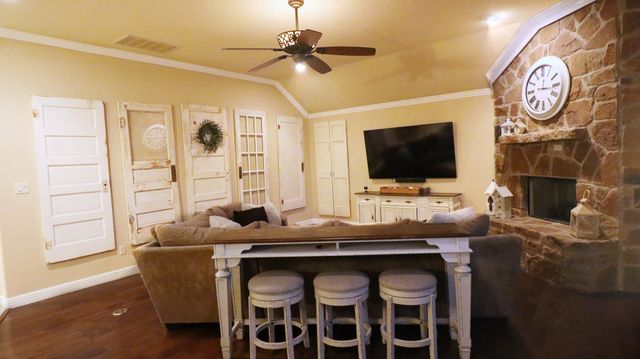 1105 Mckenzie Drive, Mansfield, TX 76063