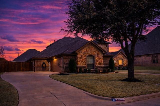 1105 Mckenzie Drive, Mansfield, TX 76063