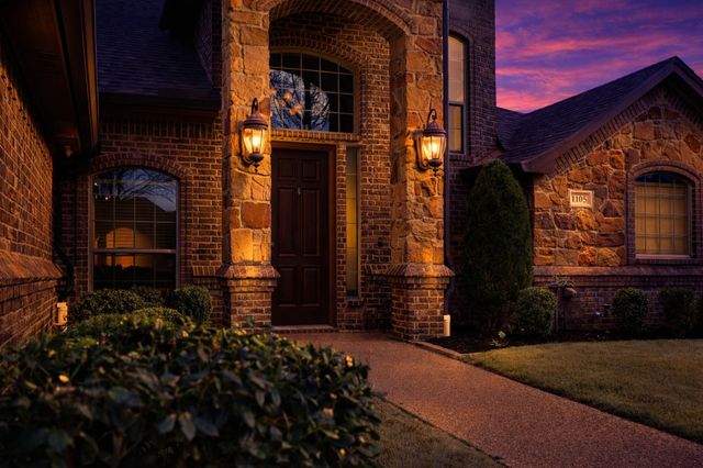 1105 Mckenzie Drive, Mansfield, TX 76063