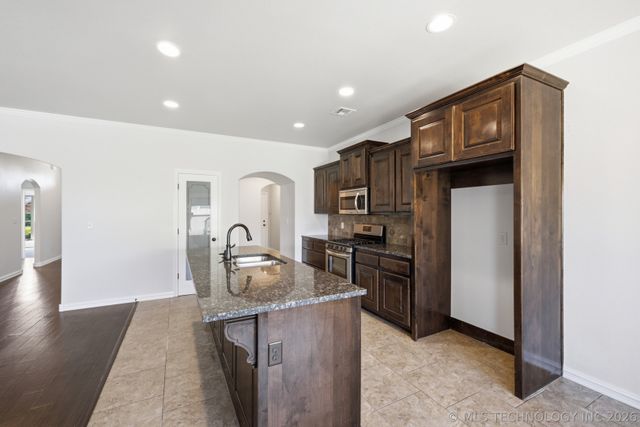 2512 S 16th Court, Broken Arrow, OK 74012