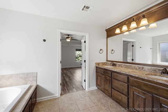 2512 S 16th Court, Broken Arrow, OK 74012