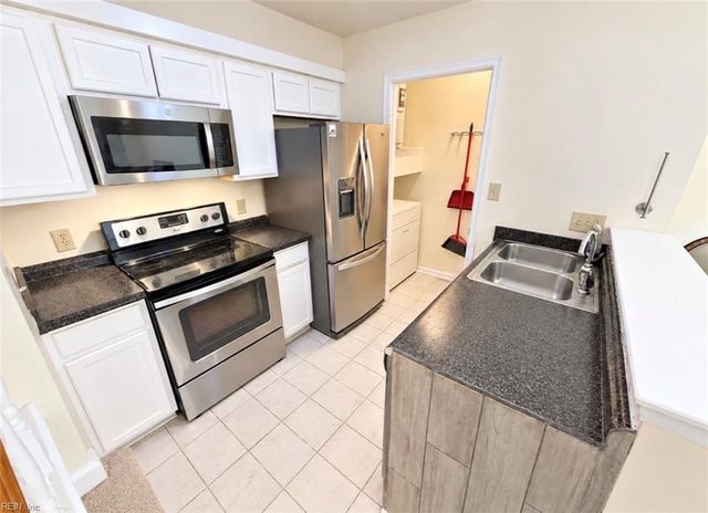 355 Lees Mill DR, Newport News, VA 23608