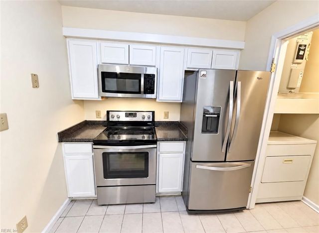 355 Lees Mill DR, Newport News, VA 23608